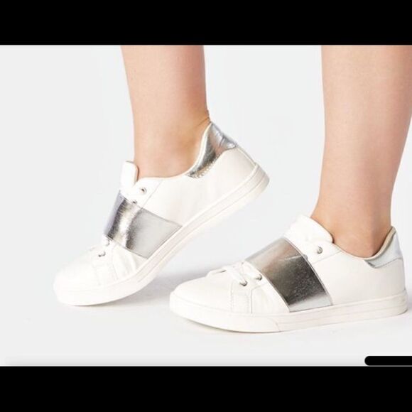 Just Fab Yasmina sneakers white &silver SZ9 - Picture 1 of 7